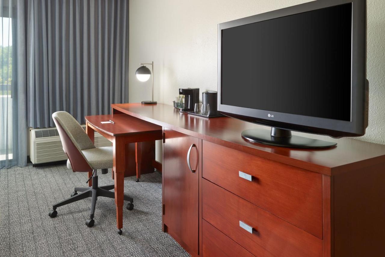 Courtyard By Marriott Atlanta Executive Park/Emory Hotell Eksteriør bilde