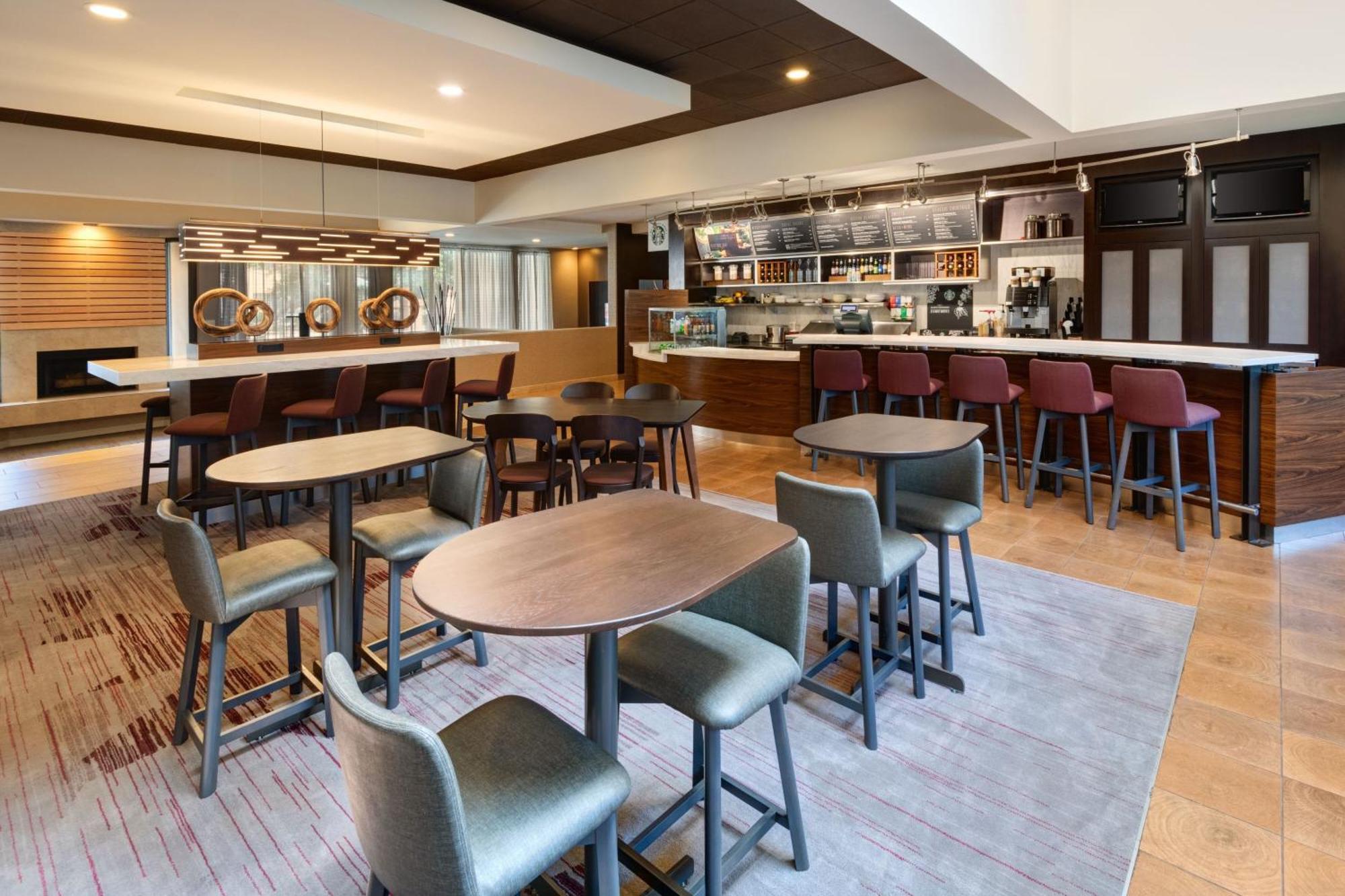 Courtyard By Marriott Atlanta Executive Park/Emory Hotell Eksteriør bilde