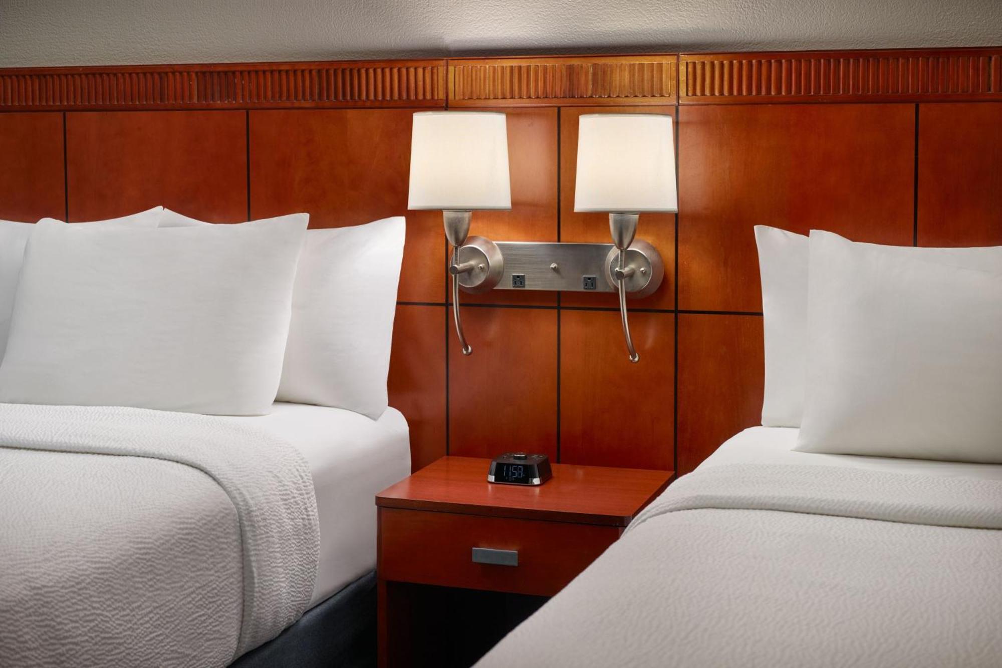 Courtyard By Marriott Atlanta Executive Park/Emory Hotell Eksteriør bilde