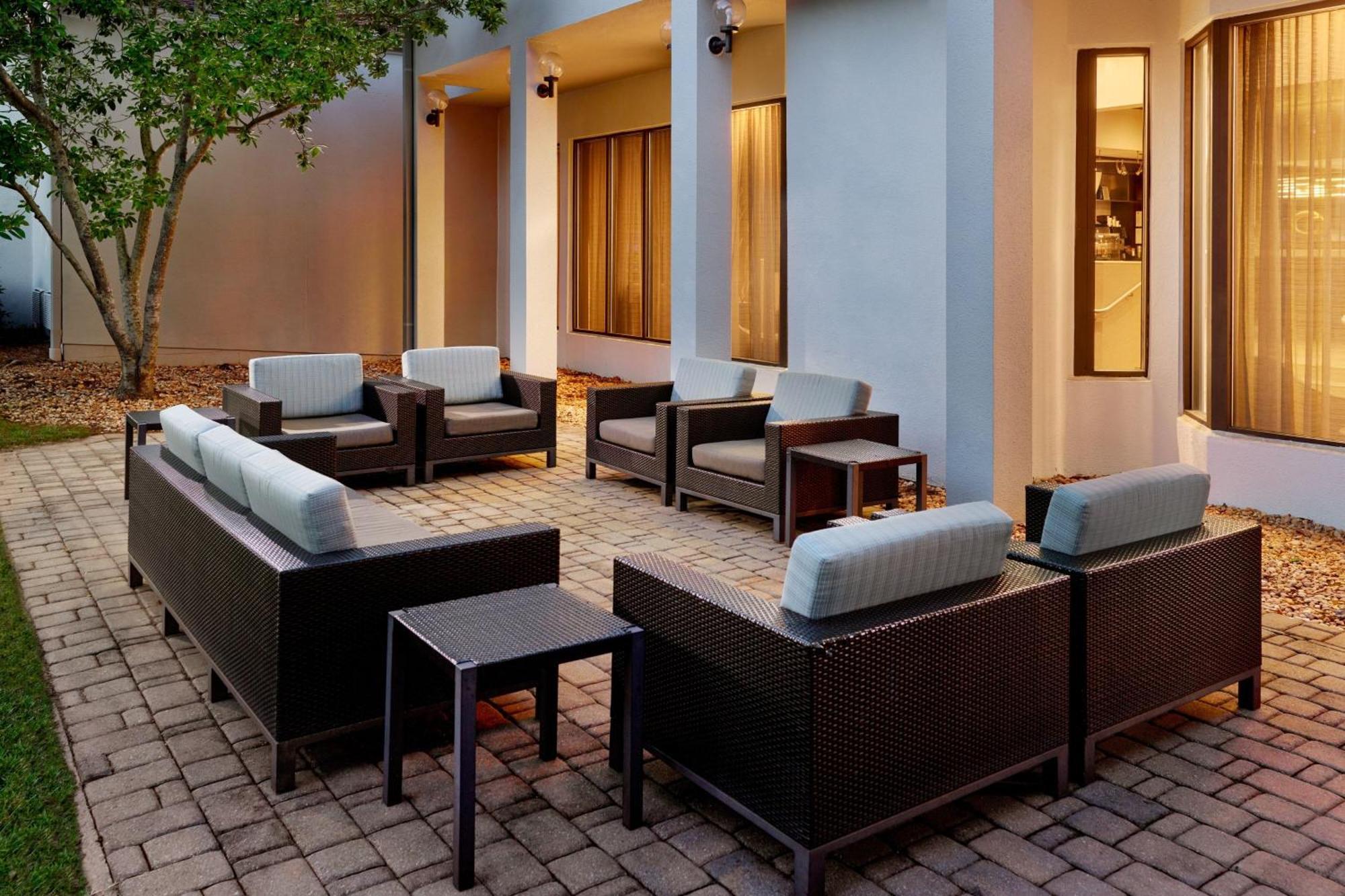 Courtyard By Marriott Atlanta Executive Park/Emory Hotell Eksteriør bilde