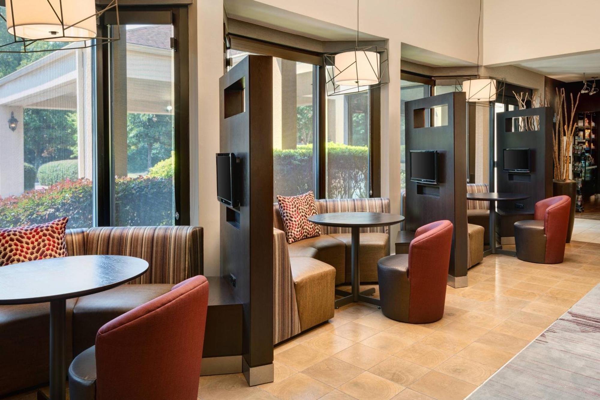Courtyard By Marriott Atlanta Executive Park/Emory Hotell Eksteriør bilde
