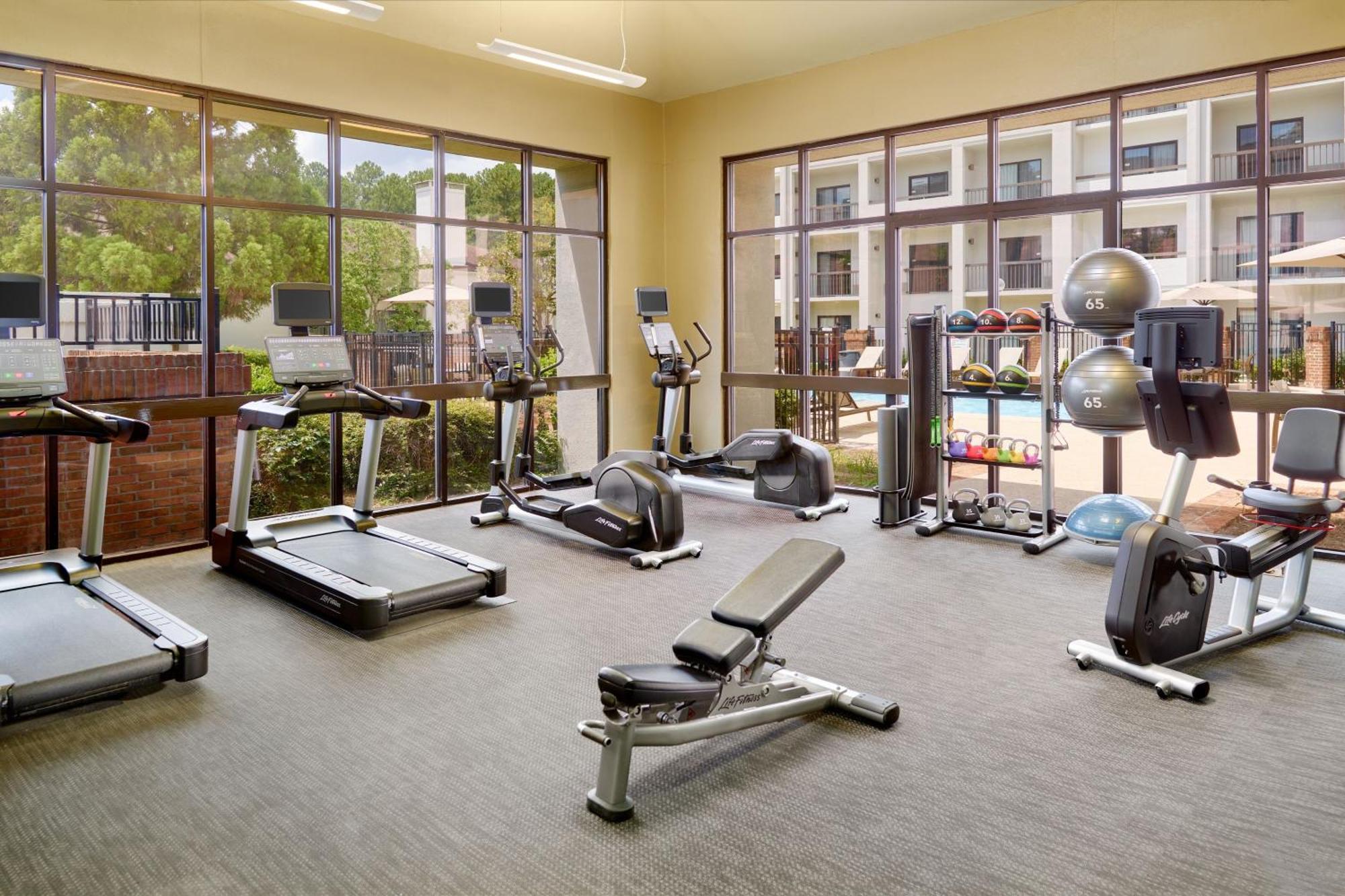 Courtyard By Marriott Atlanta Executive Park/Emory Hotell Eksteriør bilde