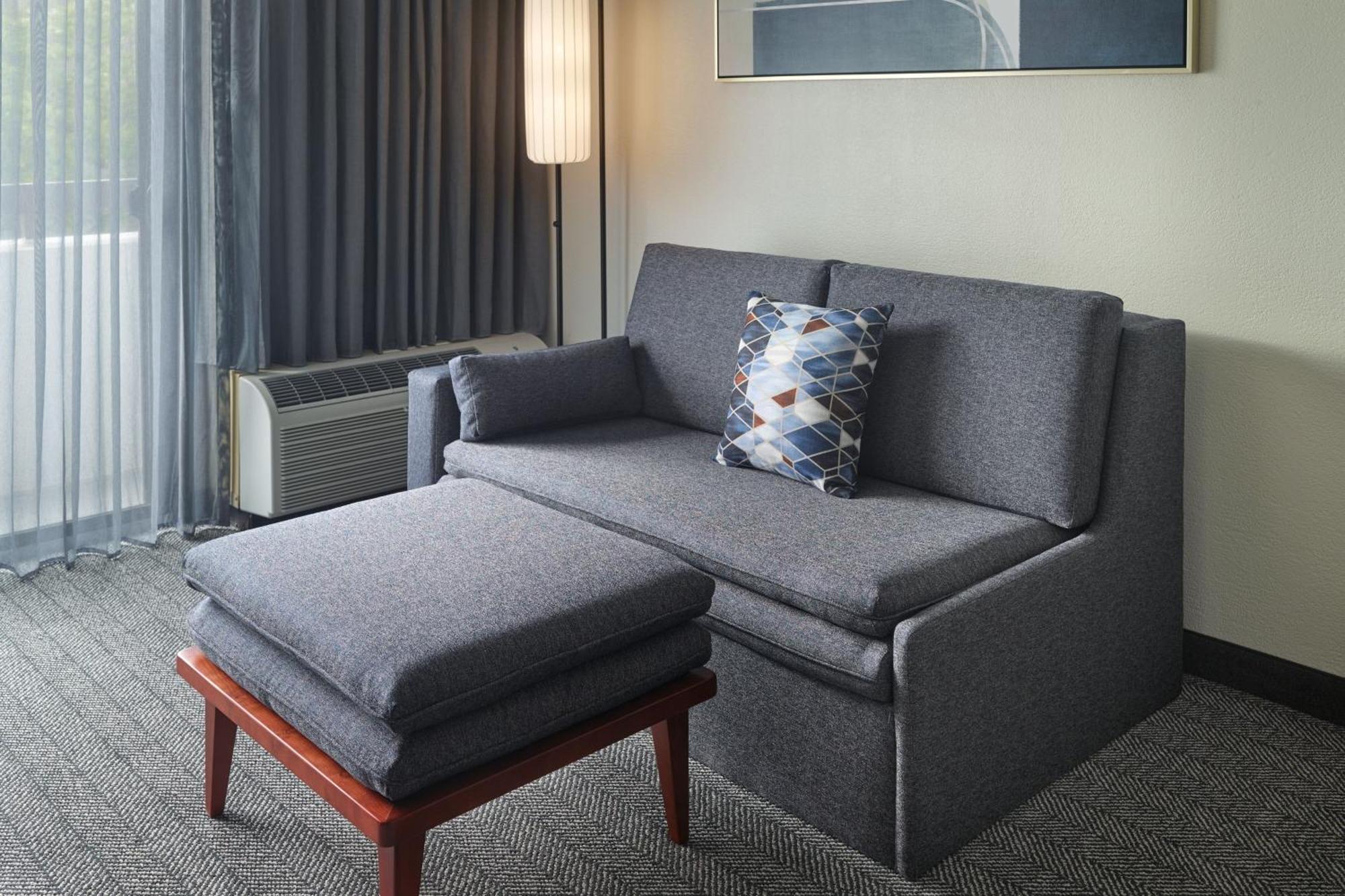 Courtyard By Marriott Atlanta Executive Park/Emory Hotell Eksteriør bilde
