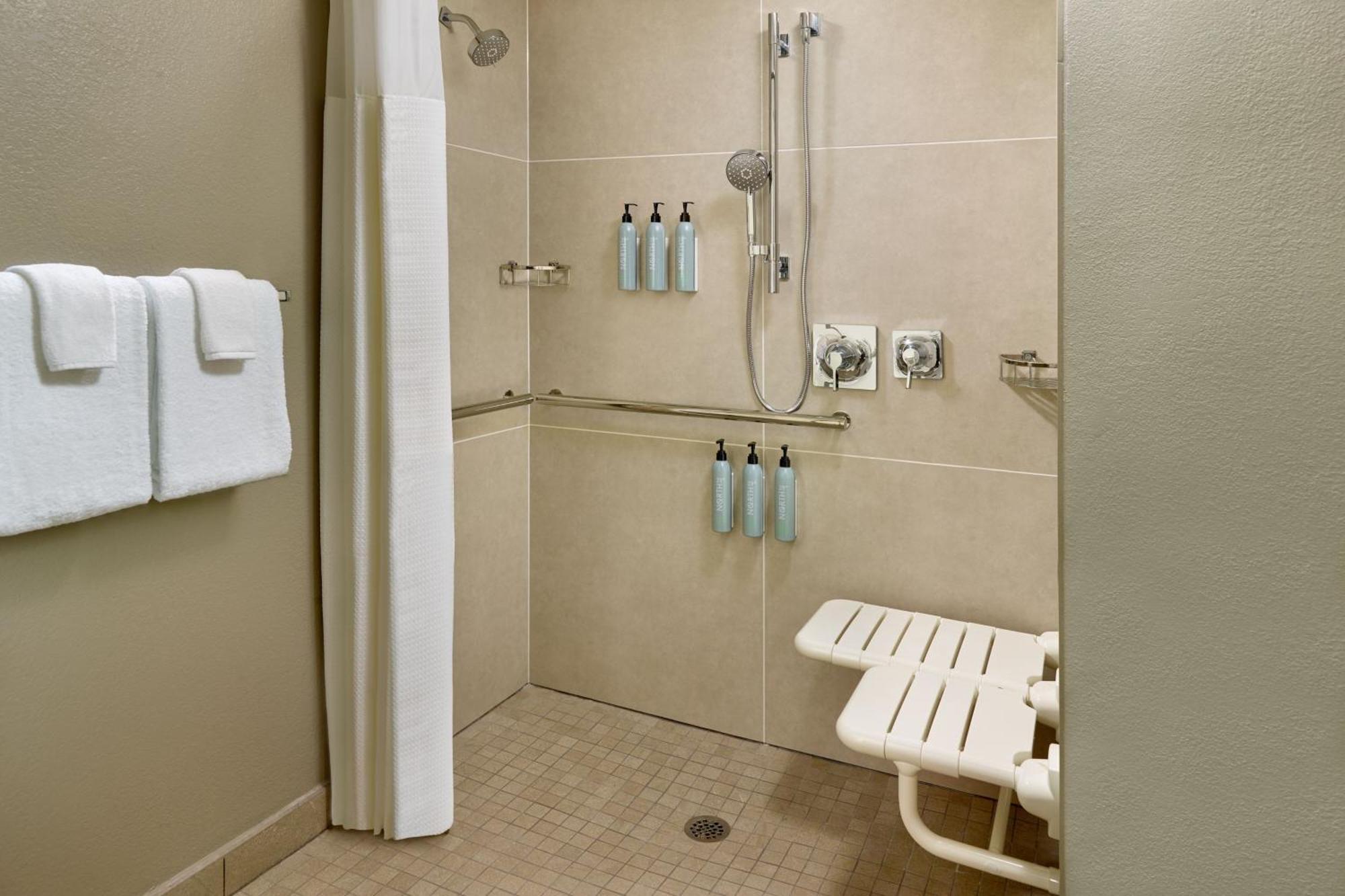 Courtyard By Marriott Atlanta Executive Park/Emory Hotell Eksteriør bilde