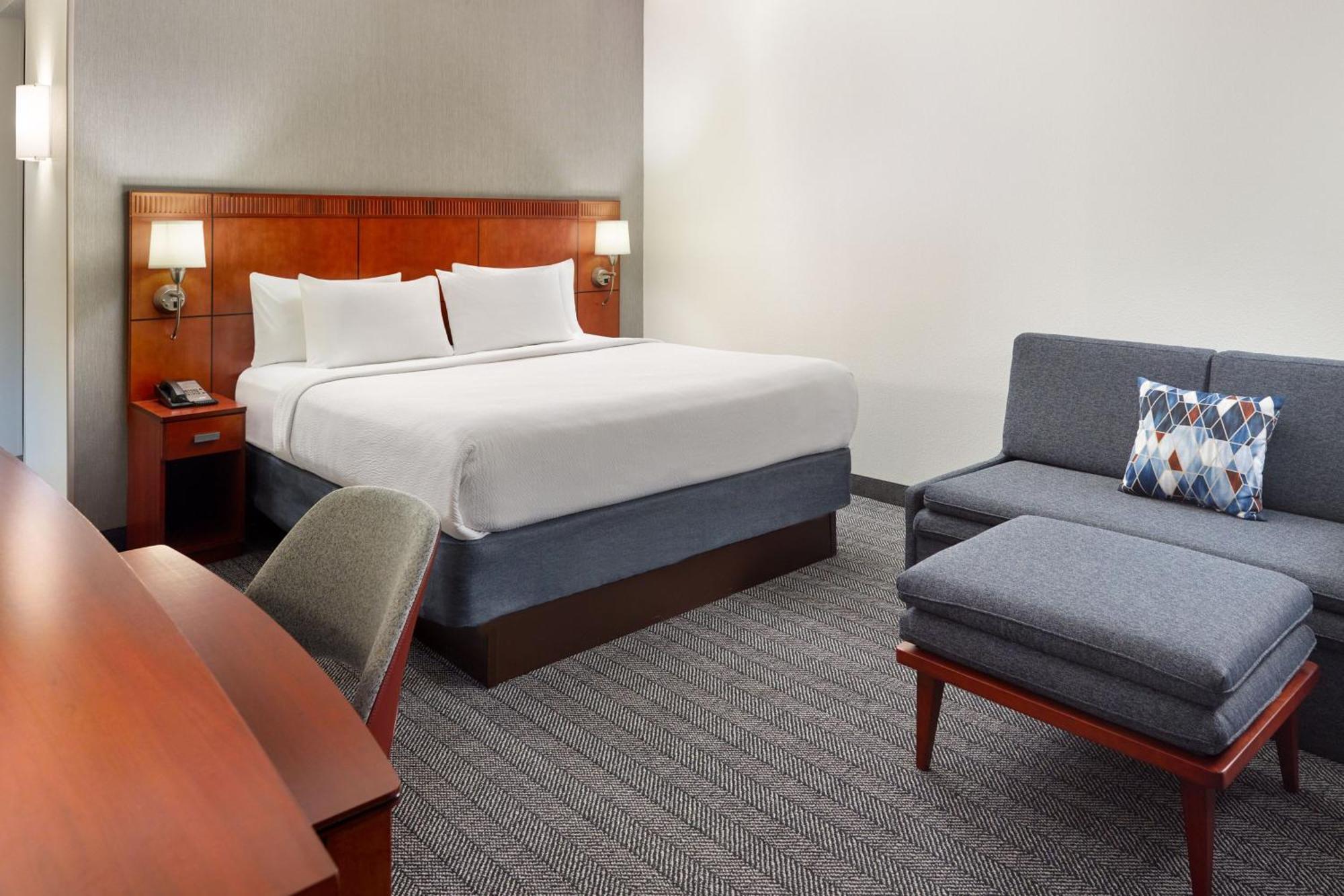 Courtyard By Marriott Atlanta Executive Park/Emory Hotell Eksteriør bilde