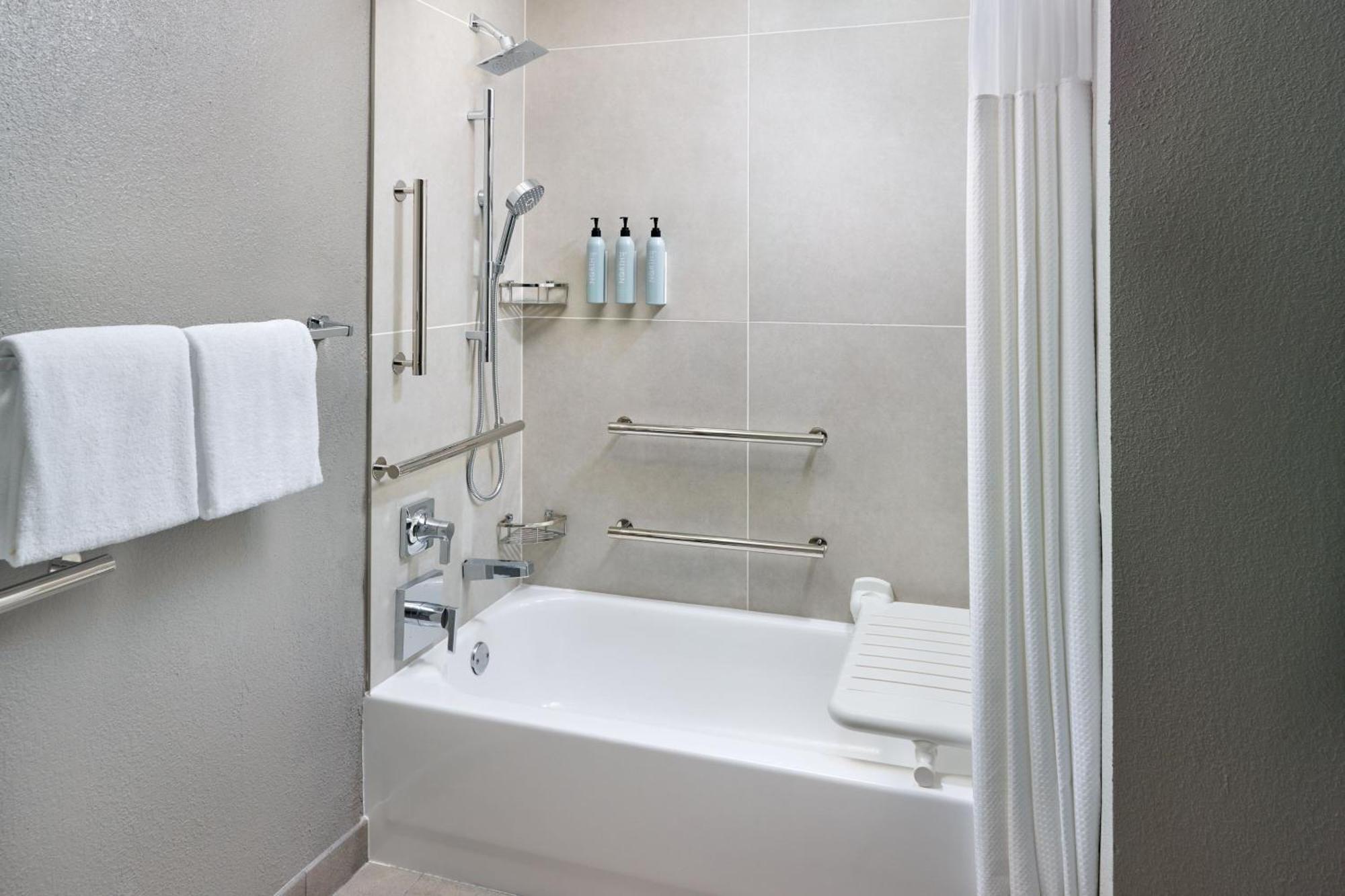 Courtyard By Marriott Atlanta Executive Park/Emory Hotell Eksteriør bilde