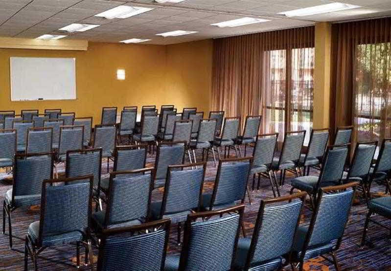 Courtyard By Marriott Atlanta Executive Park/Emory Hotell Eksteriør bilde